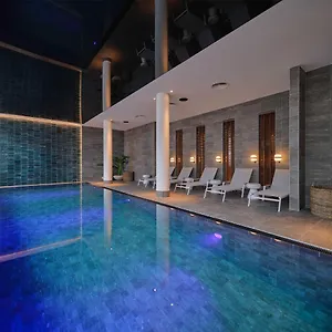 Aparthotel Adina Belvedere